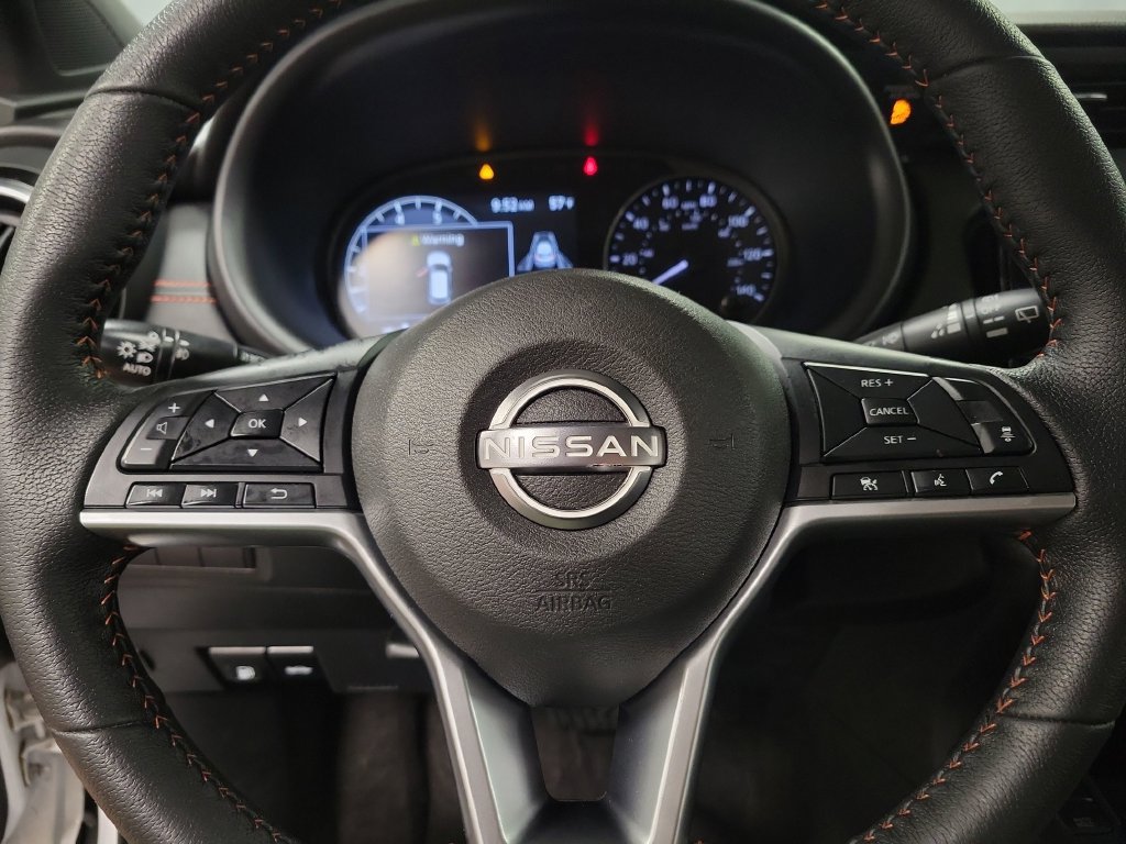 Used 2023 Nissan Kicks SR w/ SR Premium Package FWD image 23