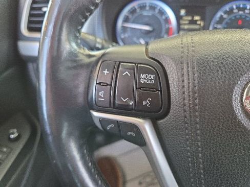 Used 2017 Toyota Highlander Limited AWD/4WD image 58