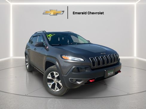 Used 2017 Jeep Cherokee Trailhawk w/ Comfort & Convenience Group AWD/4WD image 1