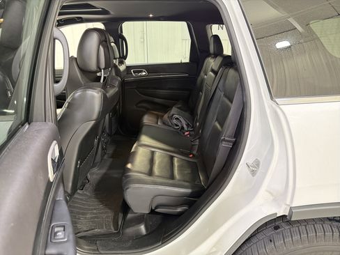 Used 2020 Jeep Grand Cherokee Limited w/ Trailer Tow Group IV image 12