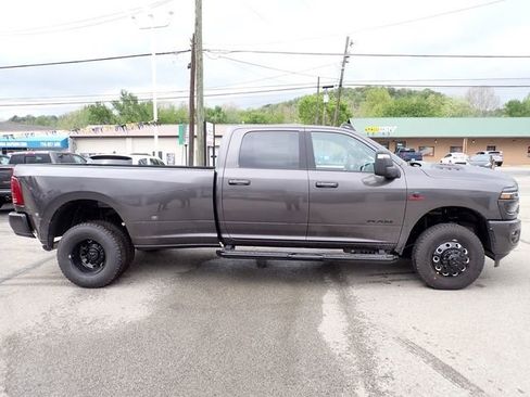 New 2026 RAM 3500 Laramie AWD/4WD image 7