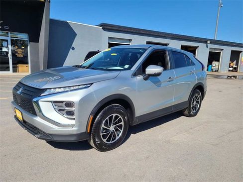 Used 2023 Mitsubishi Eclipse Cross ES image 2