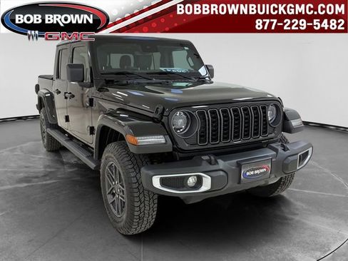 Used 2024 Jeep Gladiator Sport AWD/4WD image 1