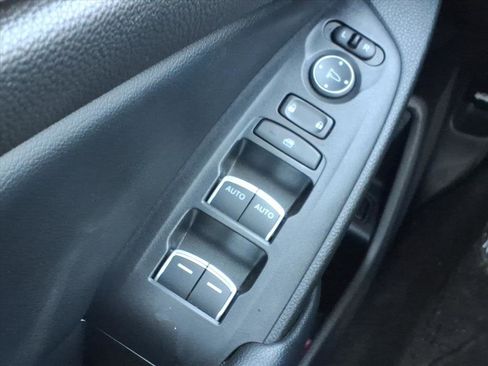 Used 2018 Honda Accord Touring image 16