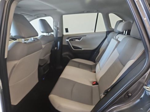 Used 2022 Toyota RAV4 Limited image 4