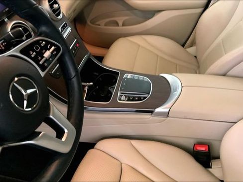 Used 2022 Mercedes-Benz GLC 300 image 8