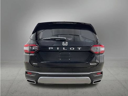 New 2026 Honda Pilot Touring image 4