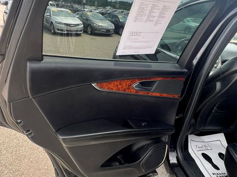 Used 2016 Lincoln MKX Reserve w/ Equipment Group 102A image 12