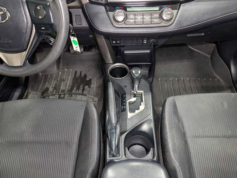 Used 2013 Toyota RAV4 XLE image 21