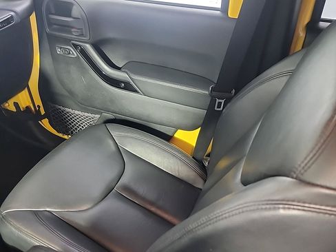 Used 2015 Jeep Wrangler Unlimited Sahara AWD/4WD image 20