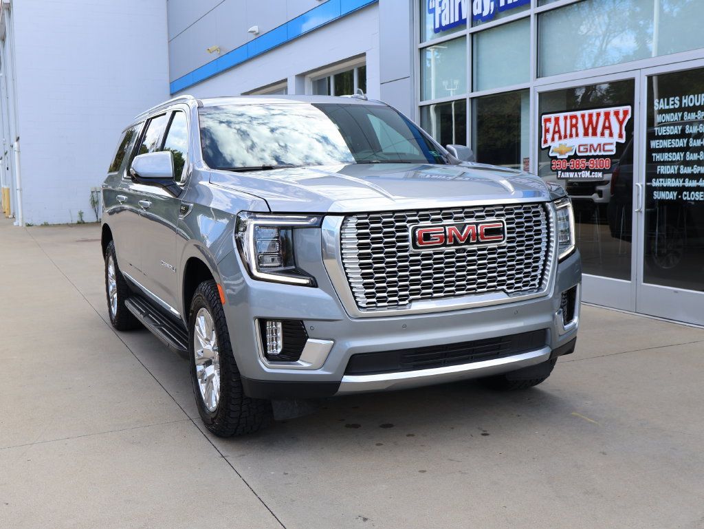 Used 2024 GMC Yukon XL Denali AWD/4WD image 2