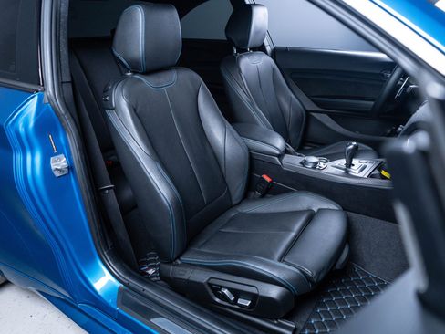 Used 2017 BMW M2 RWD image 48