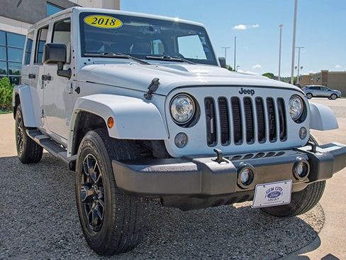 Used 2018 Jeep Wrangler Unlimited Sahara image 7