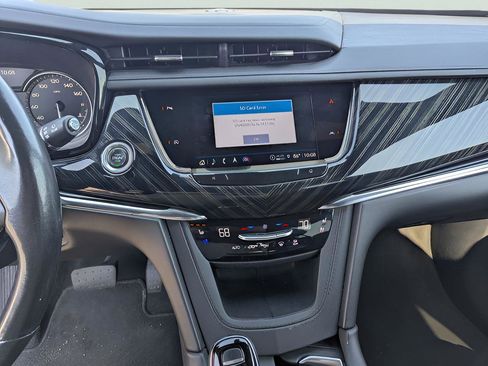 Used 2023 Cadillac XT6 Premium Luxury image 22