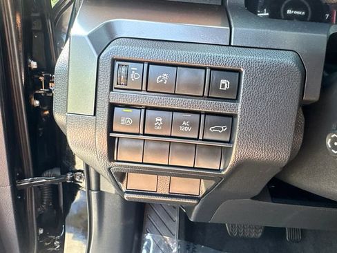 Used 2025 Toyota 4Runner TRD Off-Road Premium AWD/4WD image 31
