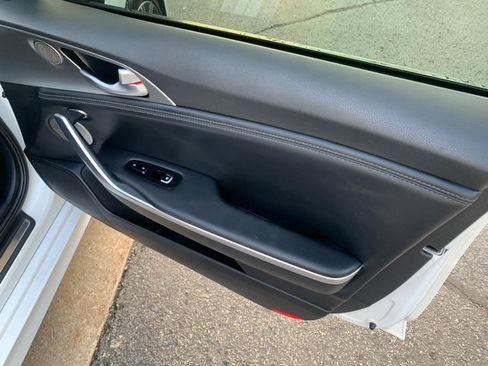 Used 2019 Kia Stinger GT1 AWD/4WD image 14