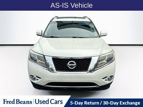 Used 2016 Nissan Pathfinder Platinum w/ Family Entertainment Package AWD/4WD image 2