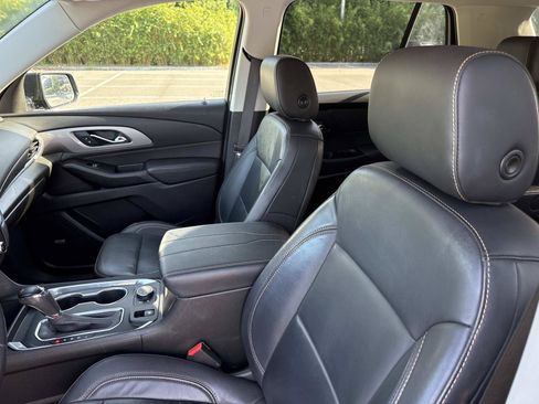 Used 2020 Chevrolet Traverse RS FWD image 21
