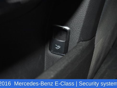 Used 2016 Mercedes-Benz E 400 4MATIC Sedan image 23