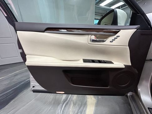 Used 2016 Lexus ES 350 w/ Luxury Package w/Wood Trim FWD image 56