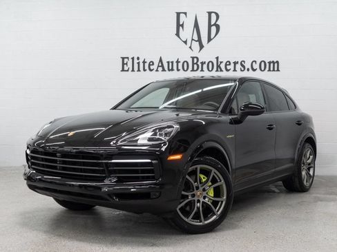 Used 2023 Porsche Cayenne Platinum Edition AWD/4WD image 1