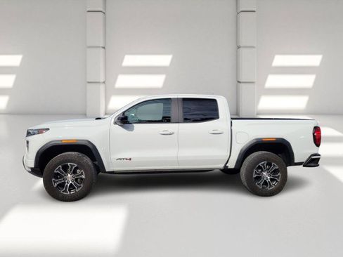 Used 2023 GMC Canyon AT4 w/ AT4 Premium Package AWD/4WD image 4