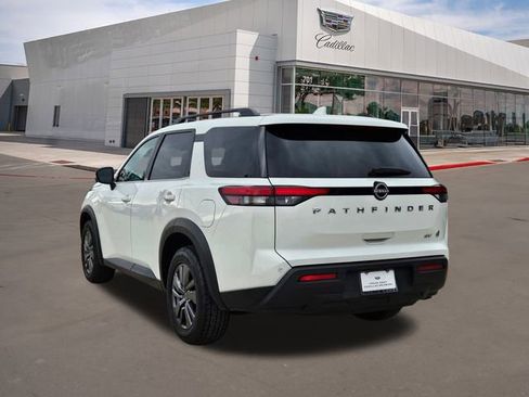 Used 2024 Nissan Pathfinder SV image 4