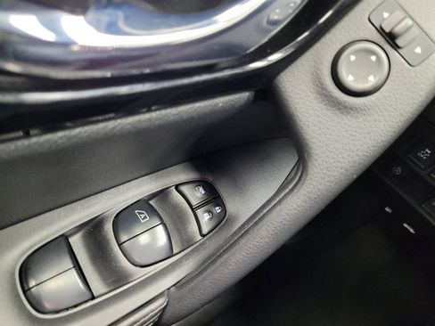 Used 2022 Nissan Rogue Sport SL w/ Premium Package FWD image 27