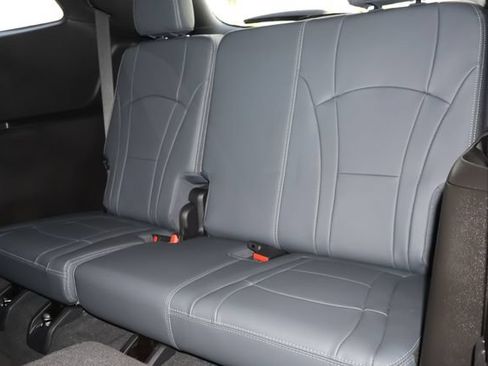 Used 2023 Buick Enclave Essence FWD image 15