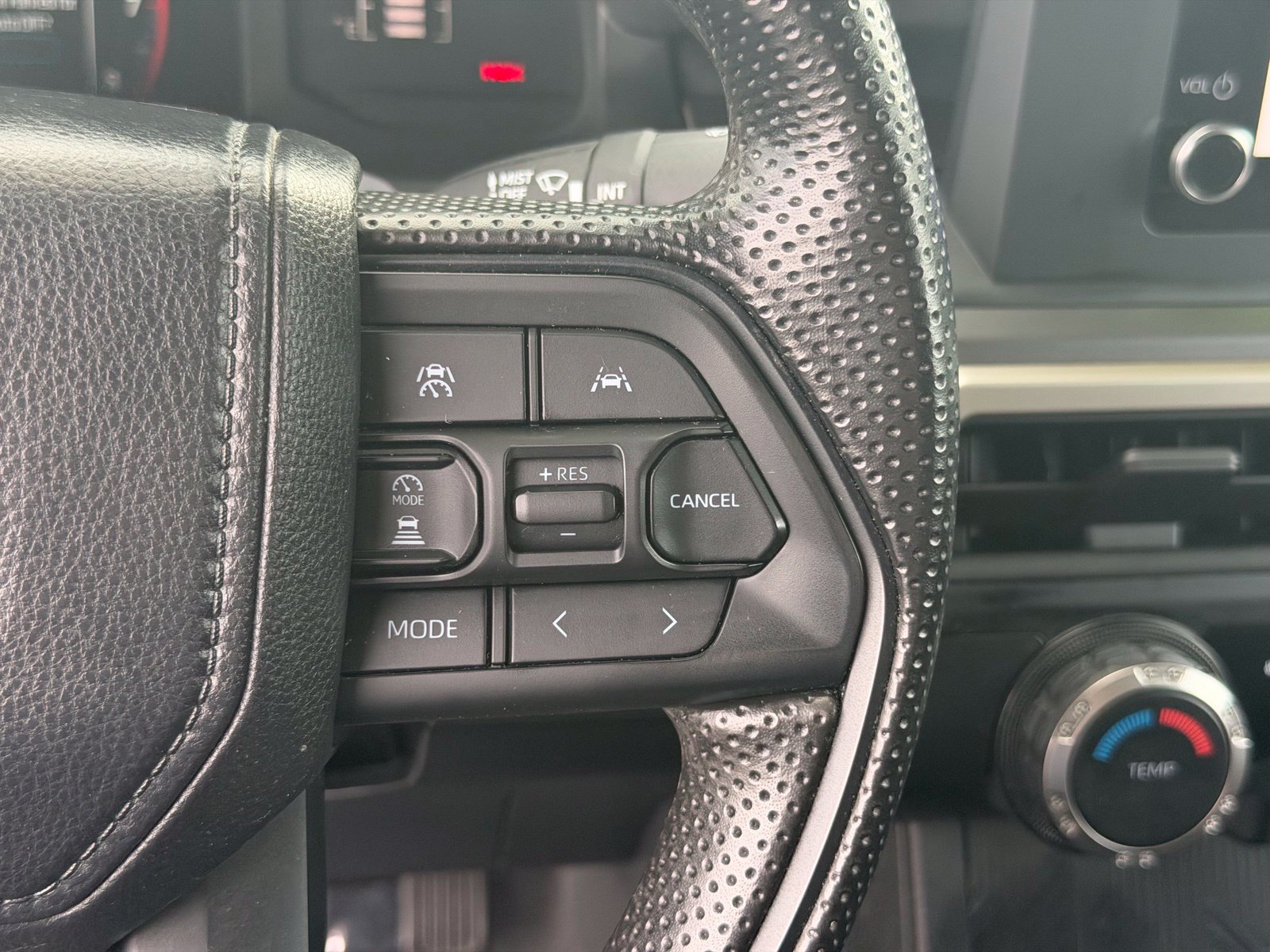 Used 2024 Toyota Tacoma SR5 AWD/4WD image 17