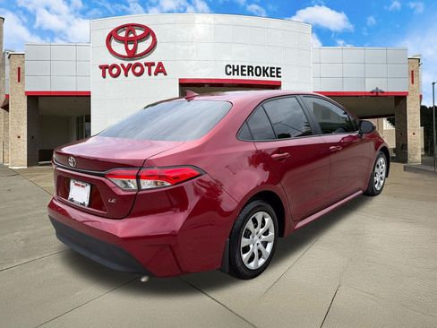 Used 2025 Toyota Corolla LE FWD image 5