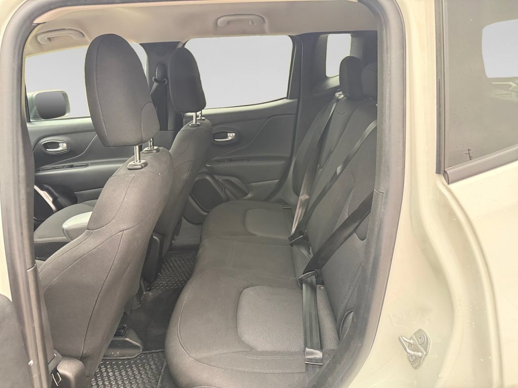 Used 2023 Jeep Renegade Latitude AWD/4WD image 34