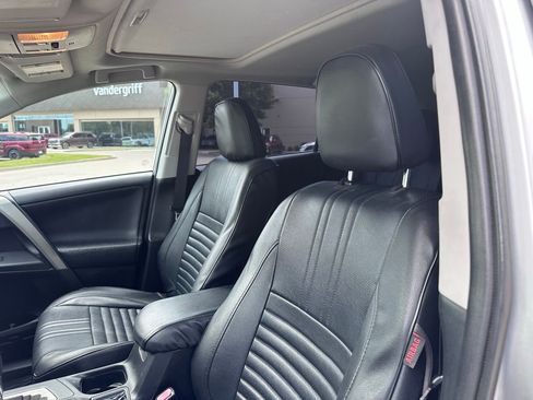 Used 2016 Toyota RAV4 XLE FWD image 23