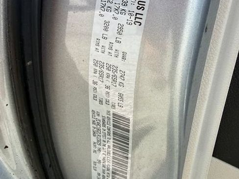 Used 2020 Chrysler Pacifica Touring-L FWD image 21