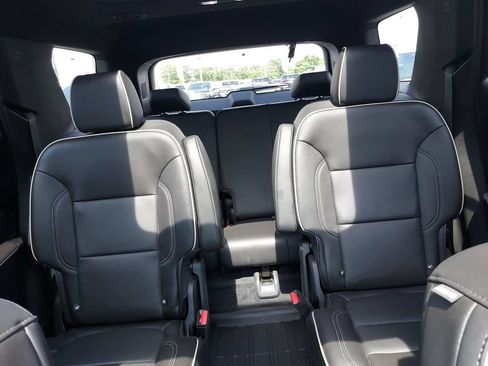 Used 2022 Chevrolet Traverse Premier w/ Redline Edition AWD/4WD image 13