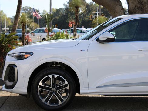 New 2025 Audi Q5 Premium image 9