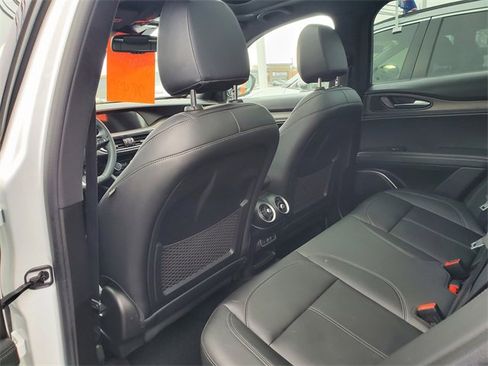 Used 2023 Alfa Romeo Stelvio Ti image 11
