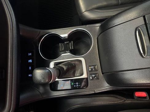 Used 2016 Toyota Highlander XLE image 22