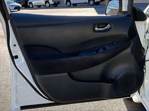 Used 2017 Nissan Leaf S w/ Charge Package image 19