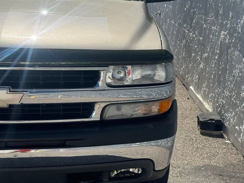 Used 2003 Chevrolet Suburban LS w/ LS Preferred Equipment Group AWD/4WD image 6
