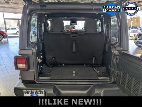 Used 2025 Jeep Wrangler Sport image 17