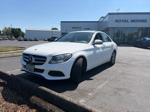 Used 2018 Mercedes-Benz C 300 Sedan image 2
