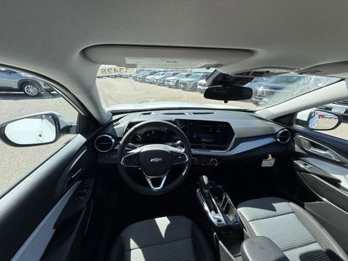 New 2026 Chevrolet Trax LT w/ LT Convenience Package image 24