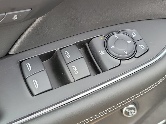 Used 2023 Buick Envision Avenir AWD/4WD image 28