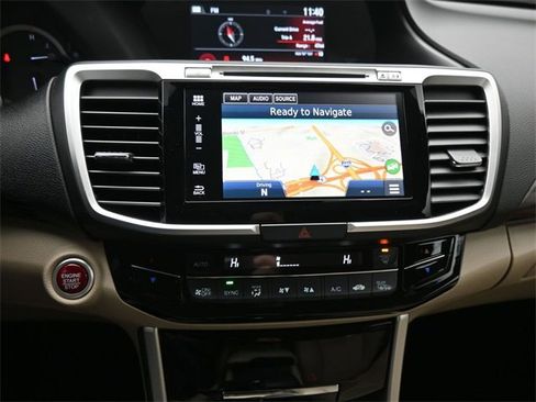 Used 2017 Honda Accord Touring image 31