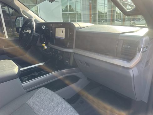 Used 2025 Ford F250 XL w/ FX4 Off-Road Package AWD/4WD image 8