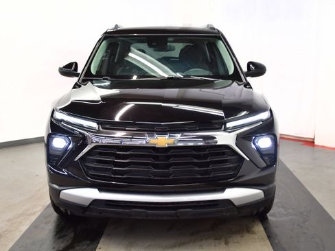 Used 2025 Chevrolet TrailBlazer LT image 3