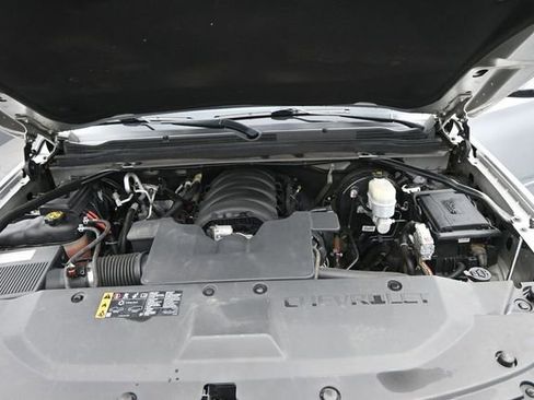 Used 2019 Chevrolet Suburban Premier AWD/4WD image 44