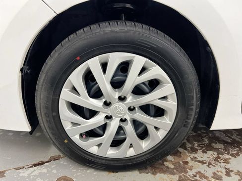 Used 2019 Toyota Corolla LE FWD image 26