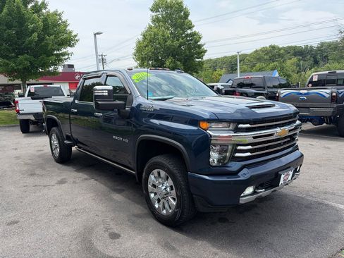 Used 2021 Chevrolet Silverado 2500 High Country w/ Technology Package AWD/4WD image 4